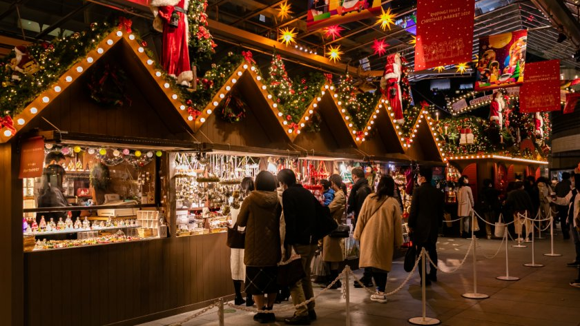 gingerbread dan booth Eropa di pasar natal Jepang
