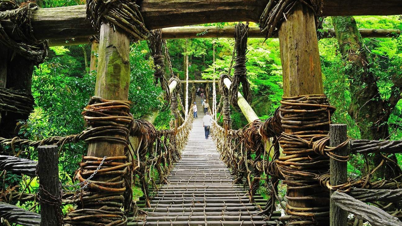 jembatan rotan di Lembah Iya
